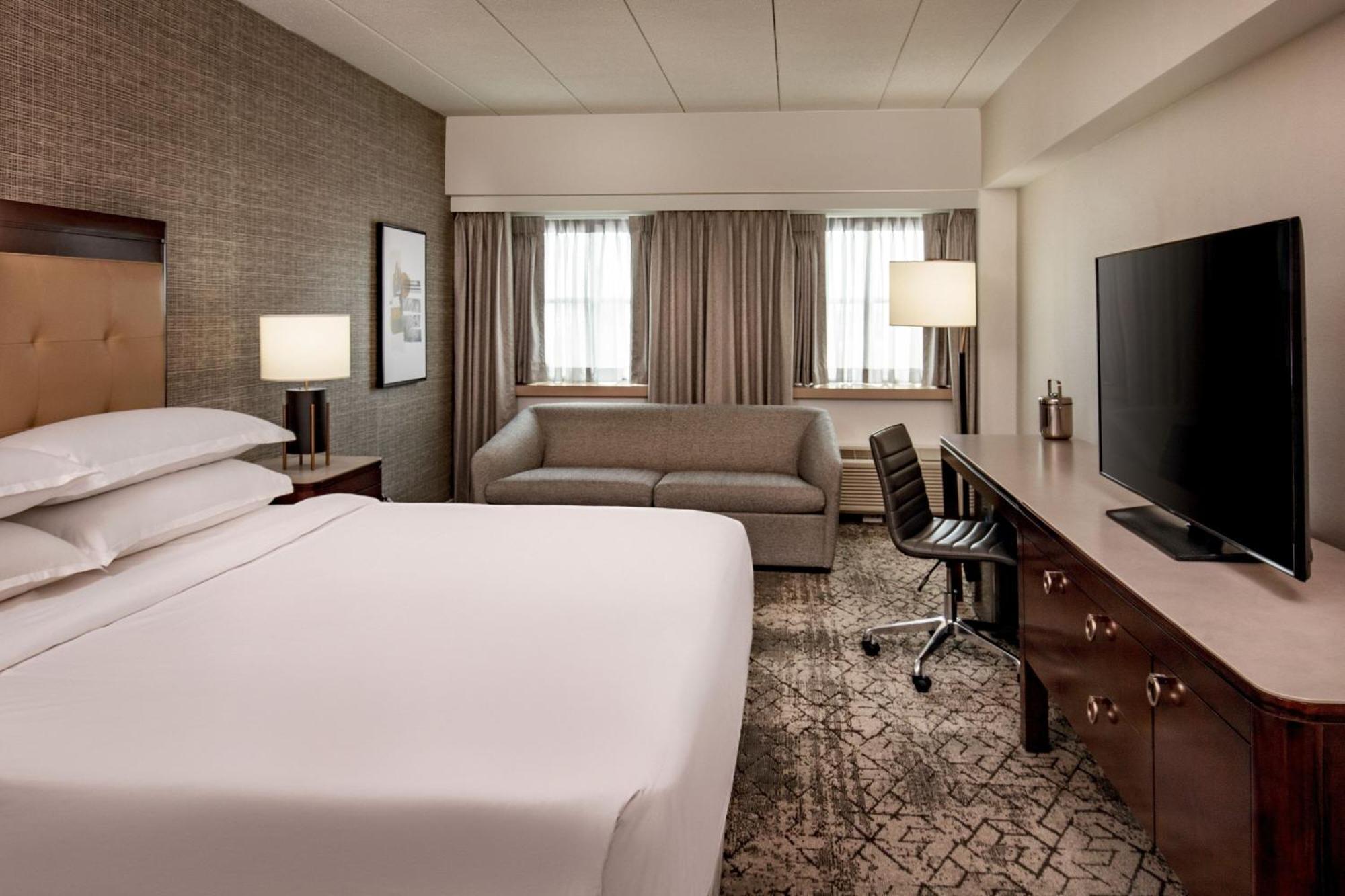 Sheraton Boston Needham Hotel Bagian luar foto